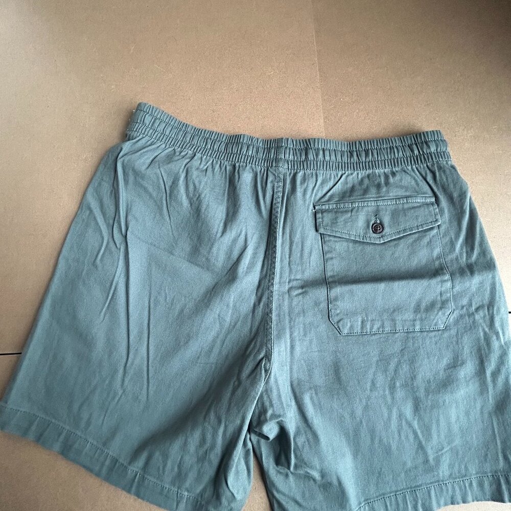 2 pairs casual mens shorts brand new never worn